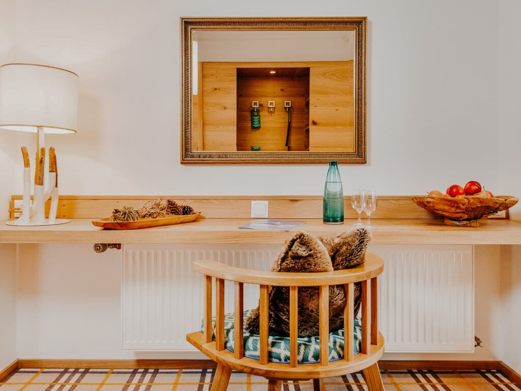 Hotelzimmer Tisch Hotel Sendlhofers