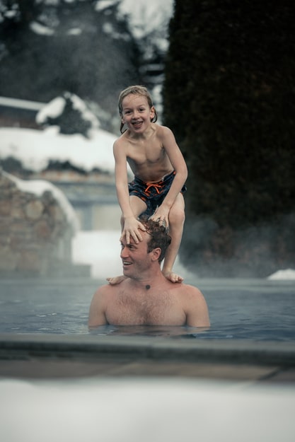 Sendlhofer's Vater und Kind im Pool