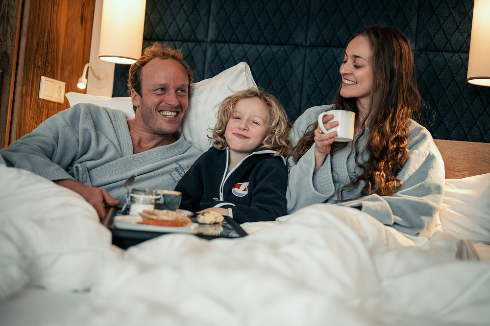 Familienhotel Sendlhofer's Familie im Bett