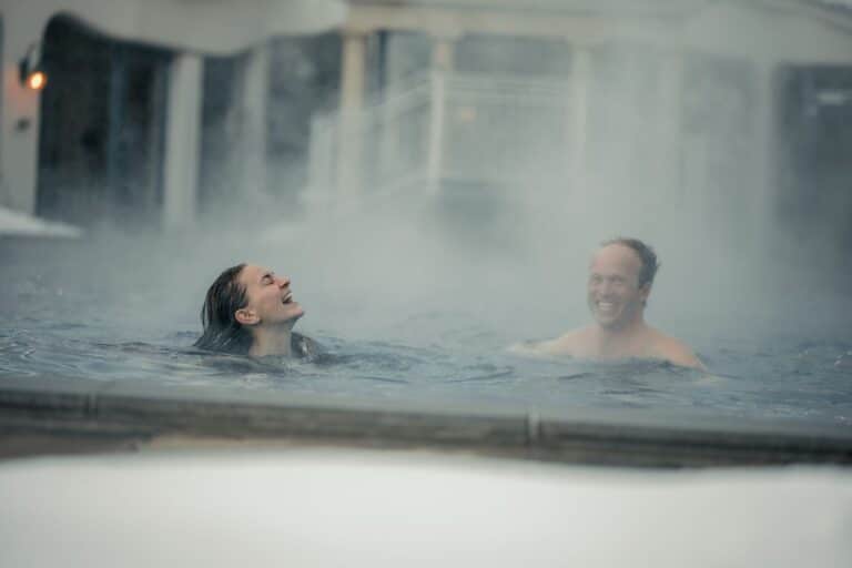 sendlhofers-bad-hofgastein-romantik-im-pool