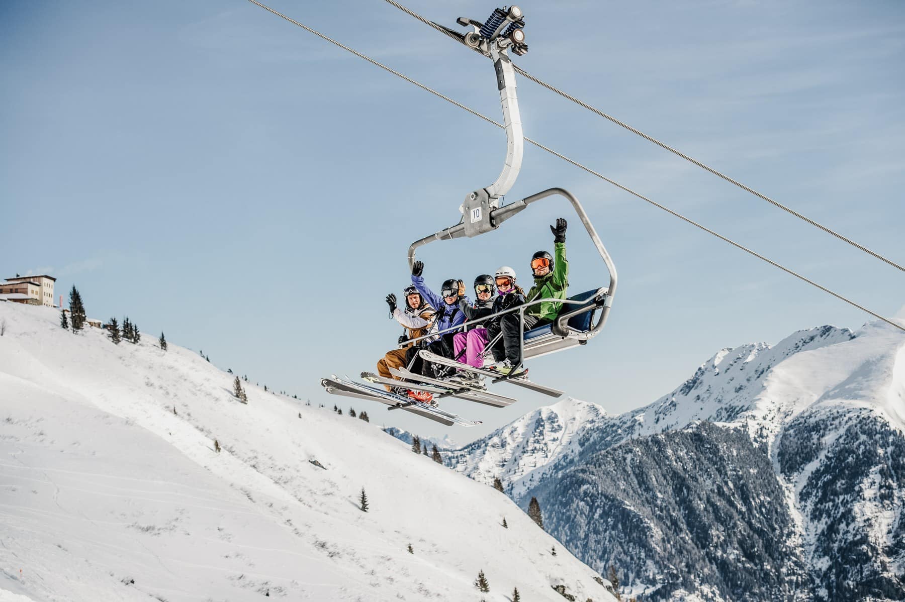 Skifahrer im Lift
