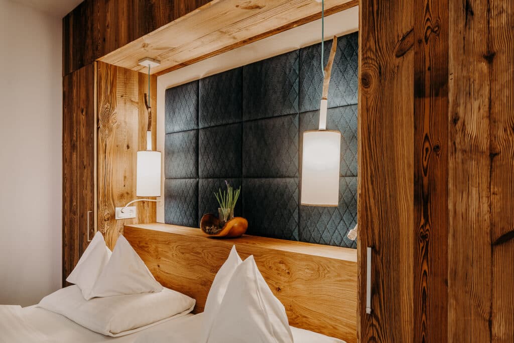 Bett mit Kissen im Studio Stubnerkogel